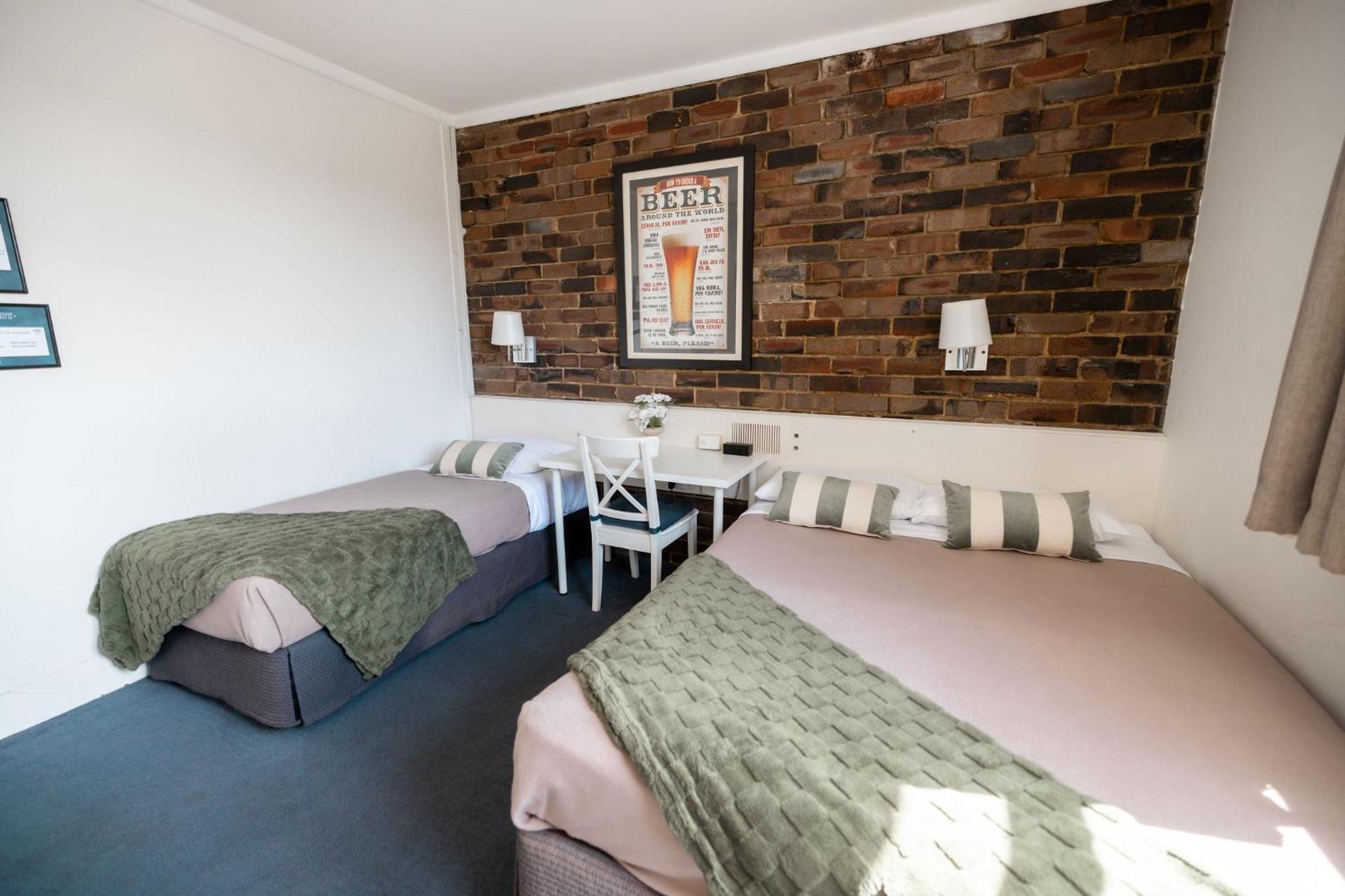 Hornsby Inn Екстериор снимка