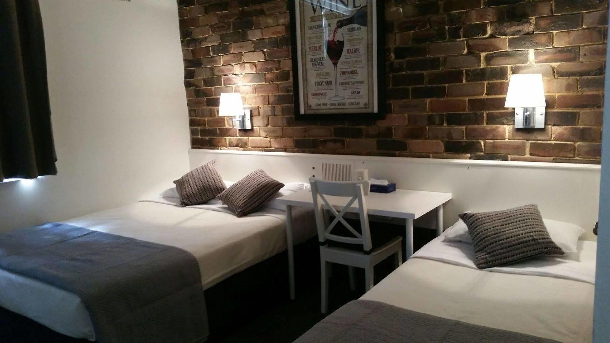 Hornsby Inn Екстериор снимка